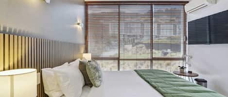 1 غرفة نوم ومكتب ومكواة/لوح كي وسرير سفر