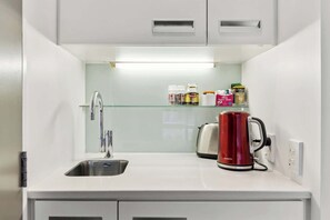 Interior - Premium 1 Bedroom Studio Pounamu 203B Garden View (Queenstown)