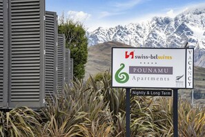 Miscellaneous - Premium 1 Bedroom Studio Pounamu 203B Garden View (Queenstown)