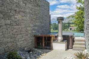 Terrace/patio - Mountain View 2 Bed Apartment Pounamu 216 (Queenstown)