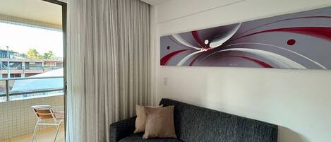 Apartment | Wohnbereich | Fernseher