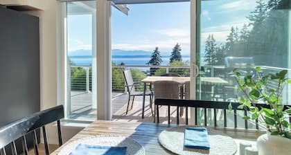 Water & Mountain Views: Escape to Whidbey Island!