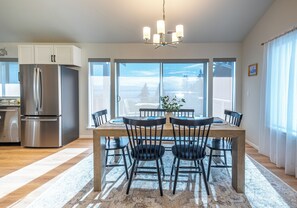 Dining - Water & Mountain Views: Escape to Whidbey Island! (Freeland)