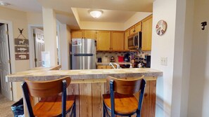 Geschirrspüler, Esstisch