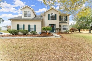Exterior - Large Lithonia Home with Office (Stonecrest)