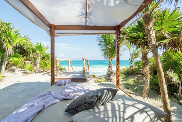 Plage privée, sable blanc