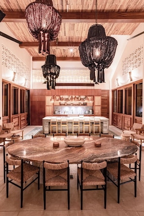 Villa Luxe, vue plage | Coin séjour | TV connectée de 11 pouces avec chaßnes par satellite