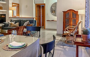 Televisie en een open haard