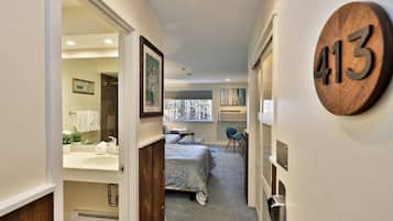1 bedroom, desk, iron/ironing board, free WiFi