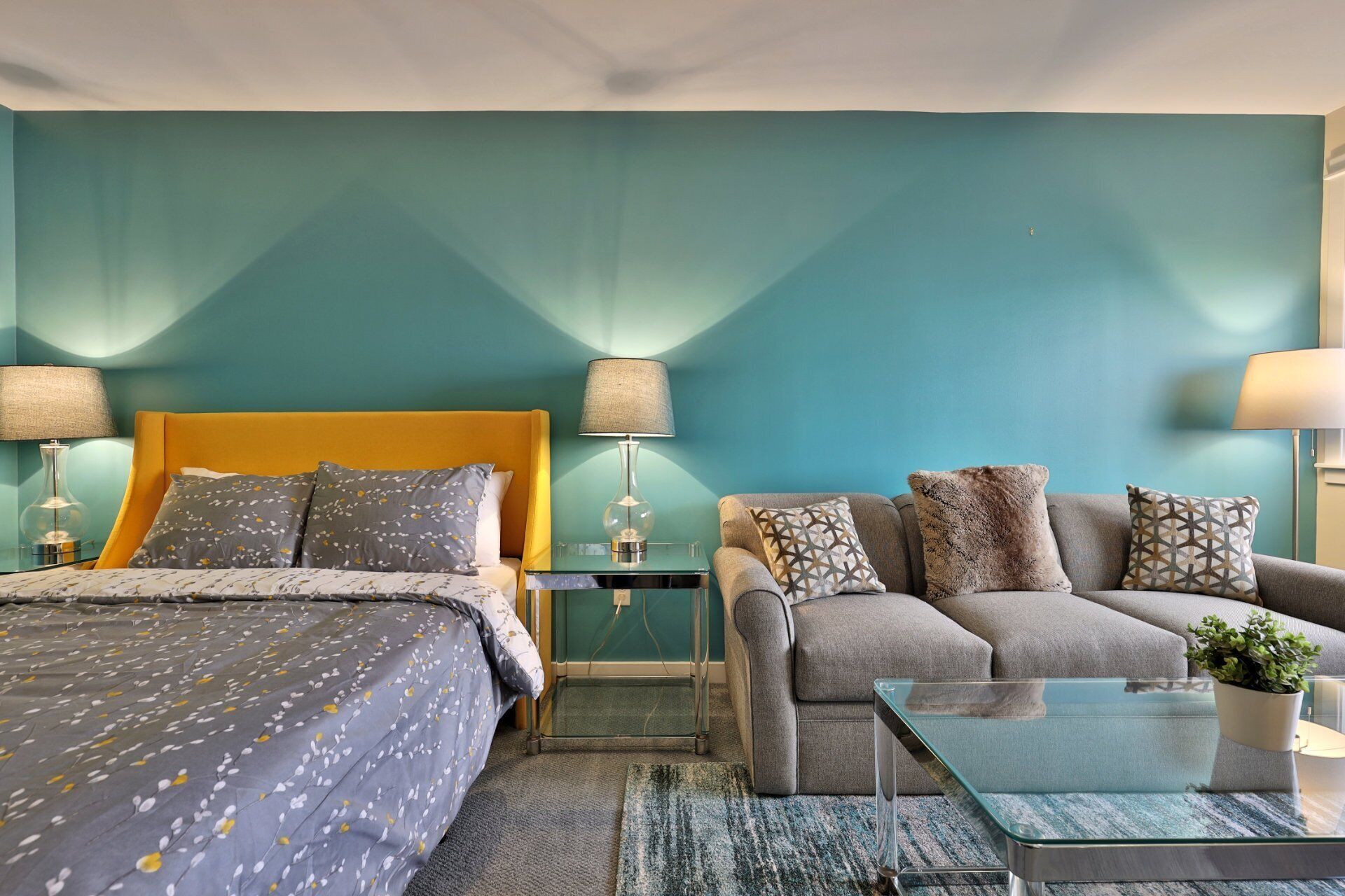 1 室のベッドルーム、デスク、アイロン / アイロン台、WiFi (無料)