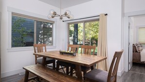 Dining - Modern Victor Townhome | Walk to Town (Victor)