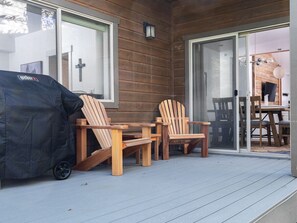 Outdoor dining - New JJT Bunkhouse in Victor ID (Victor)