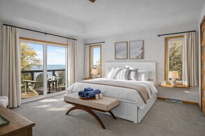 4 bedrooms, desk, iron/ironing board, travel cot