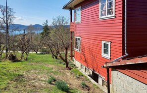 Property grounds - Nice home in Varaldsøy (Varaldsøy)