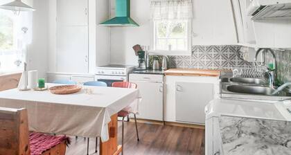 Nice home in Varaldsøy