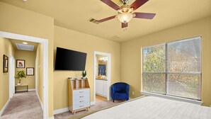 2 bedrooms, desk, iron/ironing board, WiFi (free)
