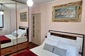 2 bedrooms, iron/ironing board, bed sheets