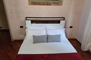 2 chambres, fer et planche à repasser, literie fournie