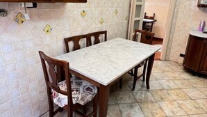 تناو ل الطعام