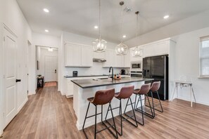 Fridge, microwave, oven, stovetop - Cozy Fort Worth! Home~Pool Table~Grill~PrivateYard (Haslet)