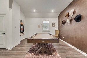 Game room - Cozy Fort Worth! Home~Pool Table~Grill~PrivateYard (Haslet)