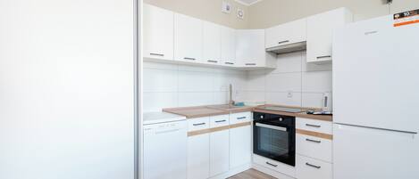 Geladeira, fogão, cooktop, lava-louças