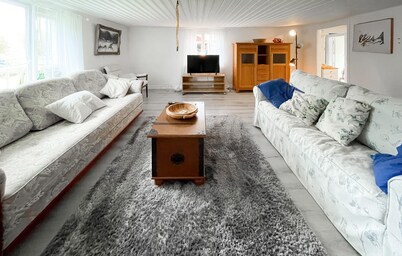 2 bedroom stunning home in öxnevalla