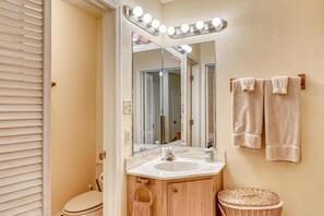 Hair dryer, towels - Walk to Lifts | Cozy Condo | Fireplace | Gold Dust E1 (Angel Fire)