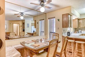 Dining - Walk to Lifts | Cozy Condo | Fireplace | Gold Dust E1 (Angel Fire)