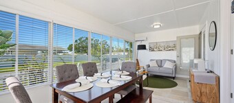 Lake Hunter Cozy Cottage, Sleeps 6, centrally located