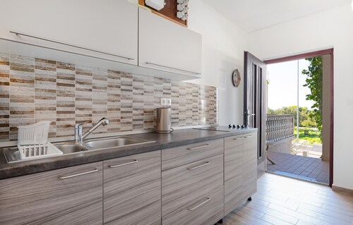 Stunning apartment in Pirovac with WiFi