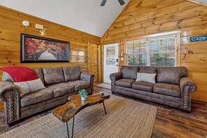 Smart TV, chimenea y videojuegos 