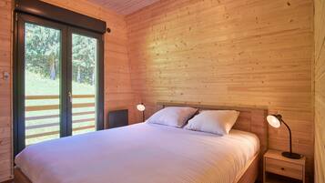 5 slaapkamers, een strijkplank/strijkijzer, gratis wifi, beddengoed