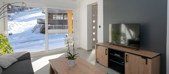 Chalet du Souillet with Mountain Views, Private Terrace and Wi-Fi