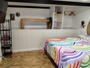 1 bedroom, iron/ironing board, free WiFi, bed sheets