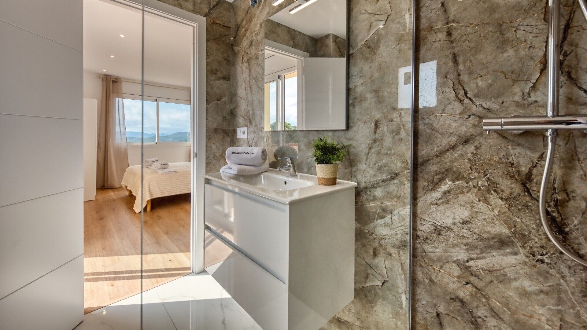 Shower, towels