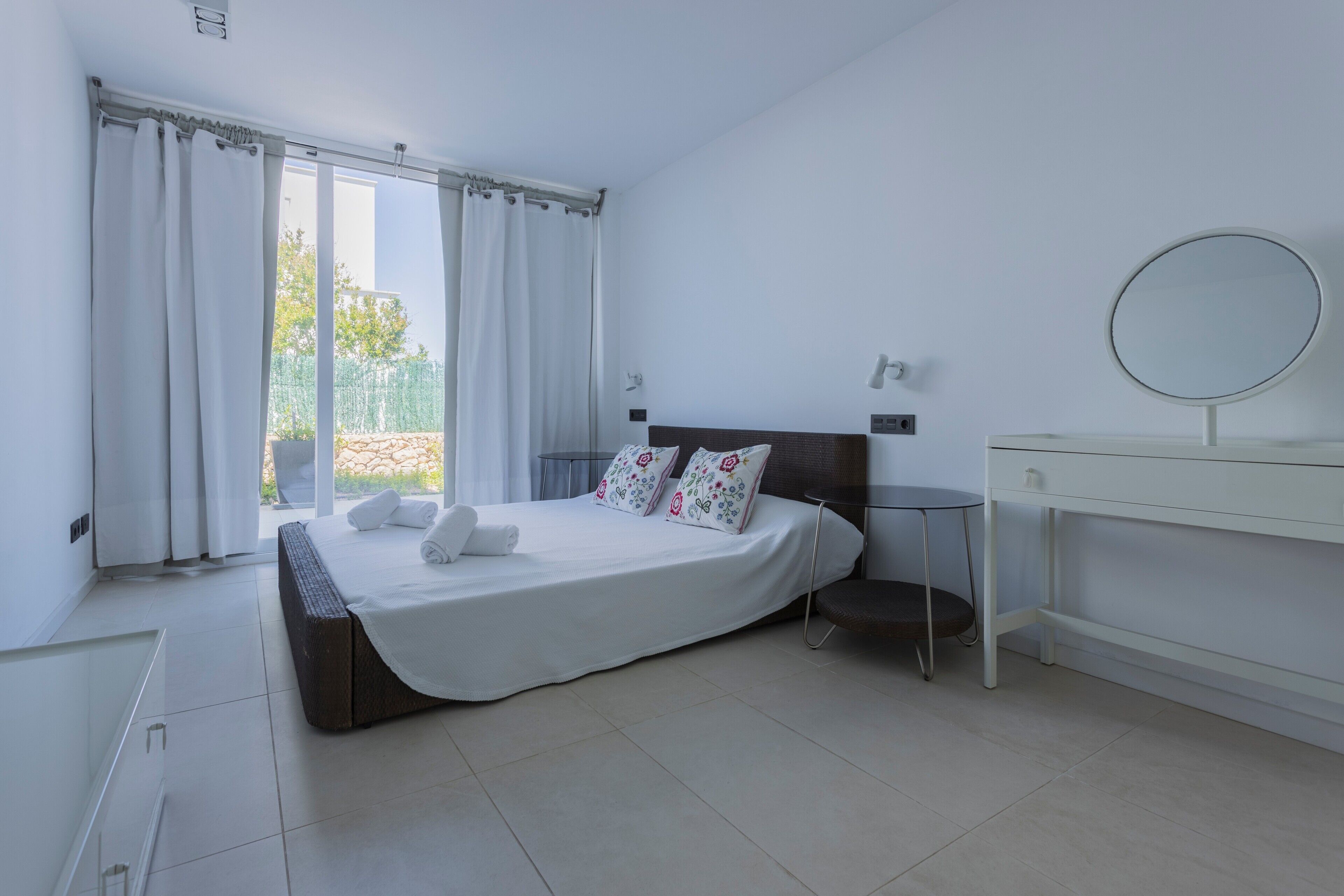 4 dormitorios, tabla de planchar con plancha, wifi gratis y ropa de cama