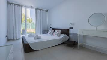 4 dormitorios, tabla de planchar con plancha, wifi gratis y ropa de cama
