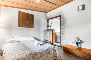 5 chambres, fer et planche à repasser, Wi-Fi gratuit, draps fournis