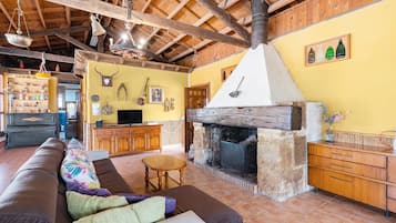 Télévision, cheminée