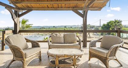 Maison de campagne "Los Caleros" avec vue sur le lac, piscine privée et Wi-Fi