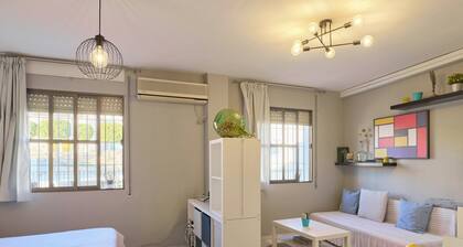 Studio Apartment 'Casa Curro' with Wi-Fi and Air Conditioning