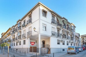 Exterior - Studio Apartment 'Casa Curro' with Wi-Fi and Air Conditioning (Baena)