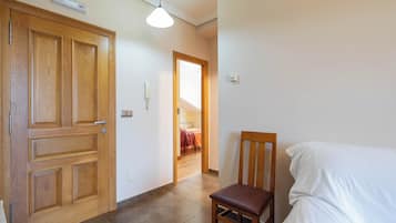 2 habitaciones, tabla de planchar con plancha y wifi gratis