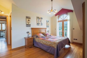 2 chambres, fer et planche à repasser, Wi-Fi gratuit, draps fournis