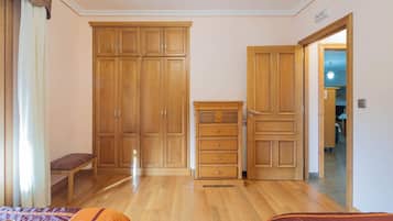 2 habitaciones, tabla de planchar con plancha y wifi gratis