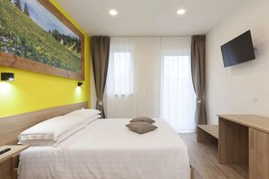 6 quartos, Wi-Fi de cortesia, roupa de cama