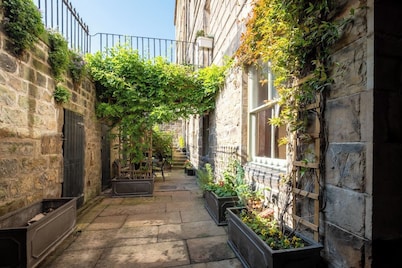 Saxe-Coburg Sauna Apartment Stockbridge