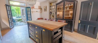 Saxe-Coburg Sauna Apartment Stockbridge