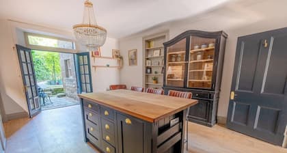 Saxe-Coburg Sauna Apartment Stockbridge